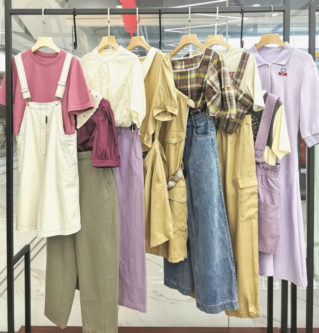 【费依21夏】杭州品牌折扣女装批发商场撤柜一手实体店直播货源2021