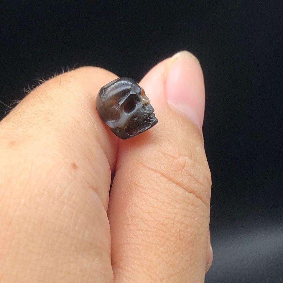 厂家直销直播货源 西藏 天珠玛瑙 雕刻件骷髅尸陀林diy文玩配饰