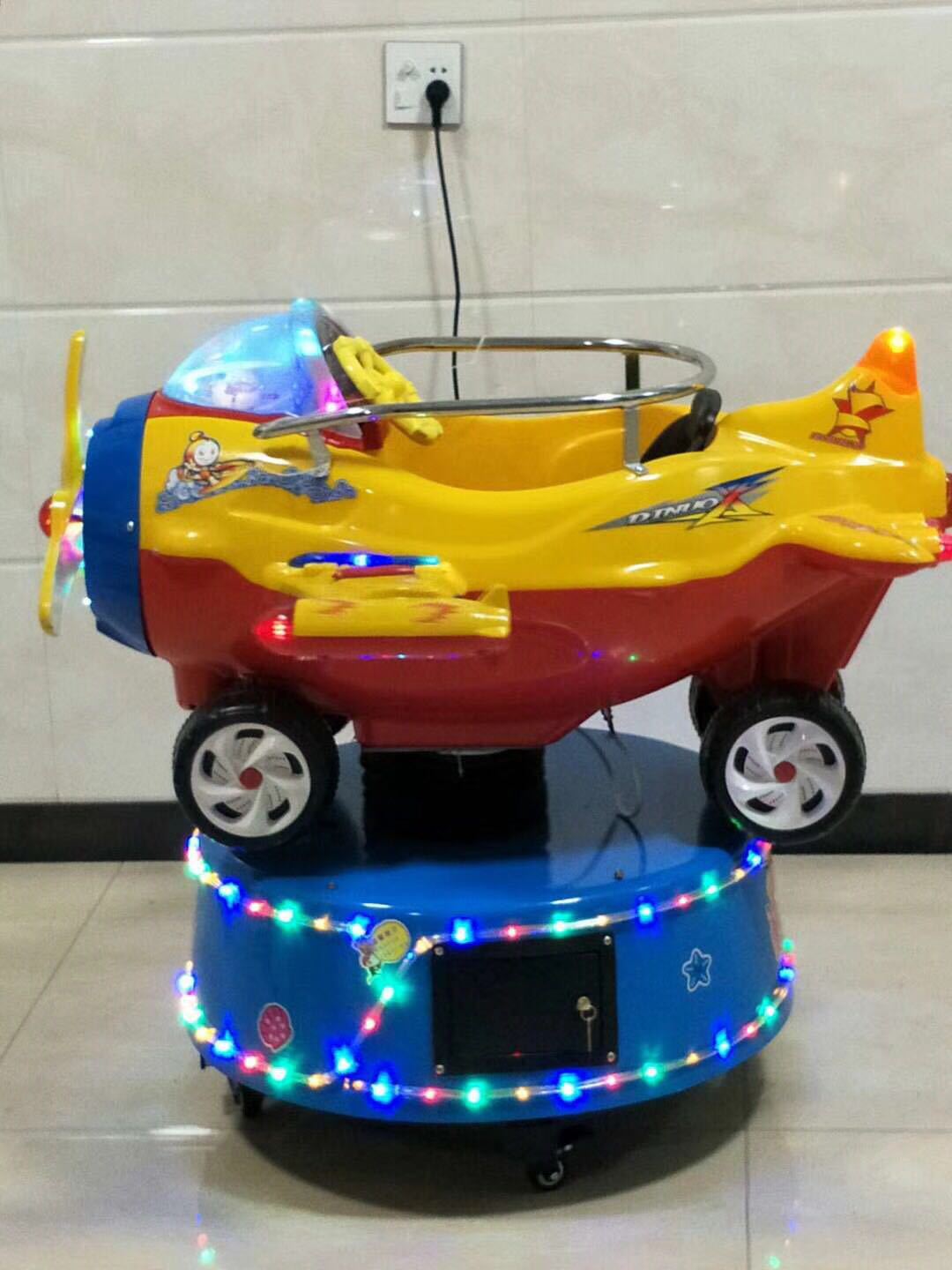 2021新款儿童电动投币升降旋转飞机宝宝带音乐摇摇车商用厂家直销