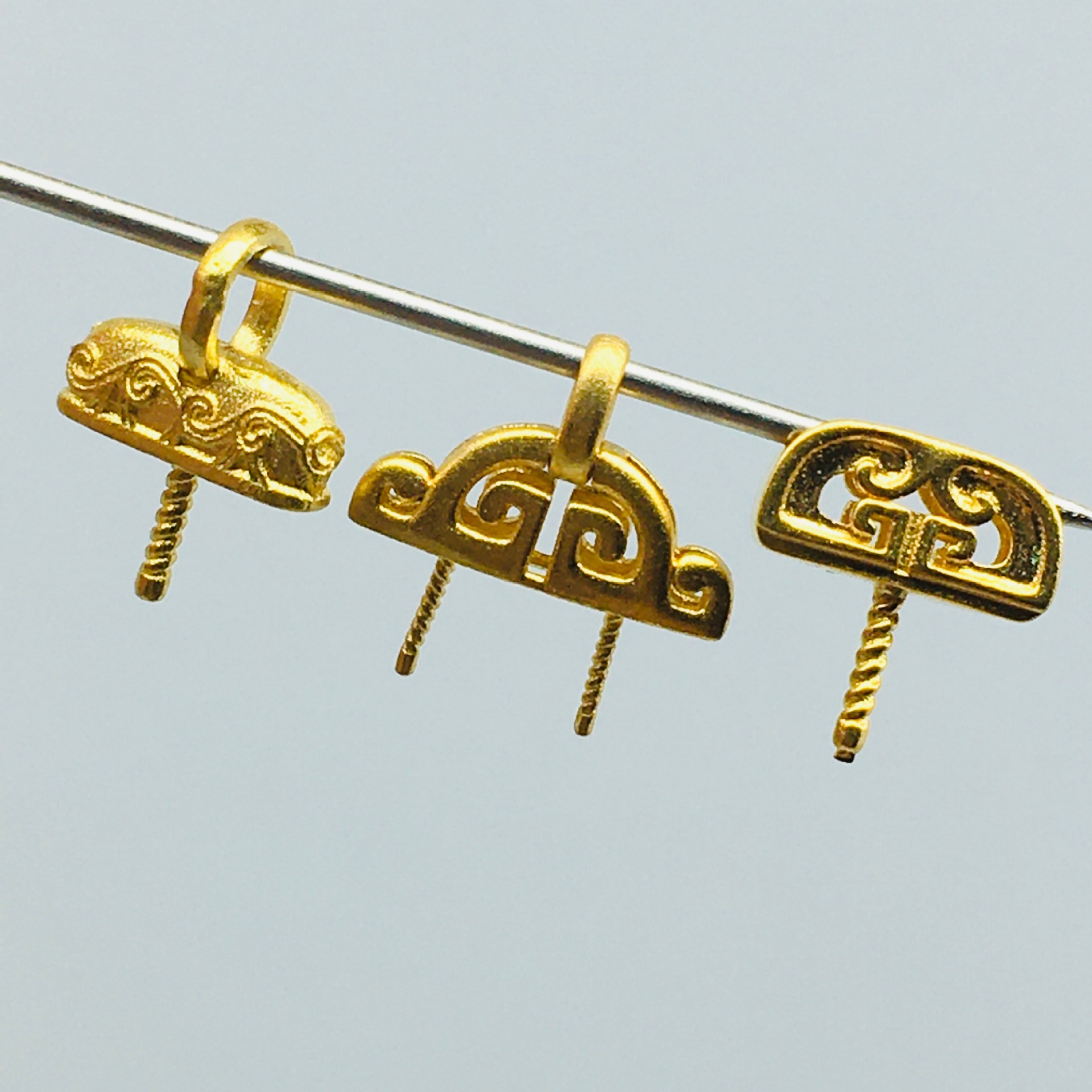 au750吊坠扣头螺旋针式18k金瓜子扣无事牌项链坠子扣空托配件批发