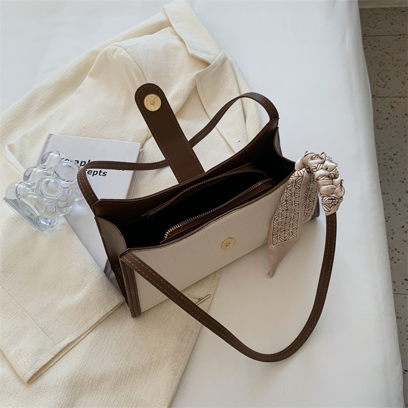 Advanced Texture Bag 2022 New Fashion Retro Shoulder Bag Niche Underarm Bag Women's Bag Stone Pattern Messenger Bag