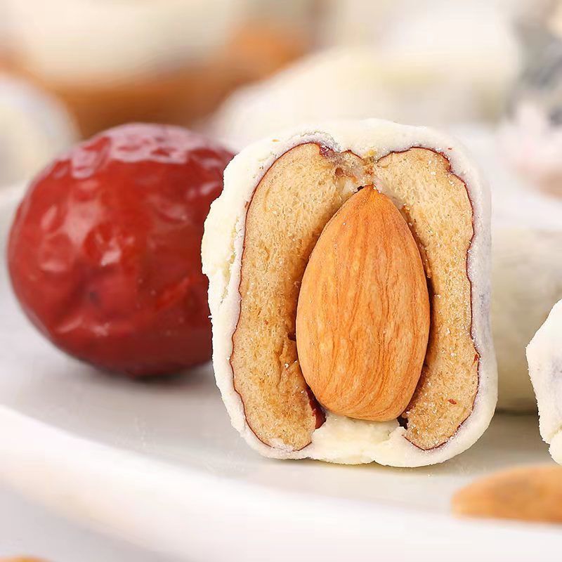 网红奶枣夹巴旦木大枣奶酪枣儿童休闲零食夹心奶枣独立包装