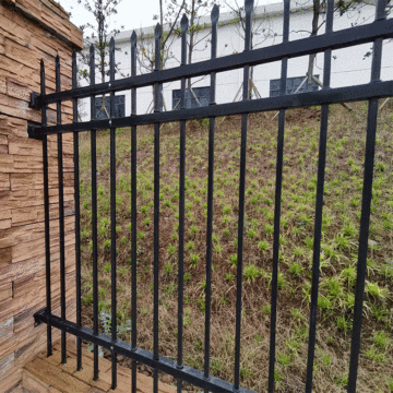 定制加厚围墙铁艺护栏氟碳漆喷涂三杠围墙栏杆组装式外墙铁艺栏杆