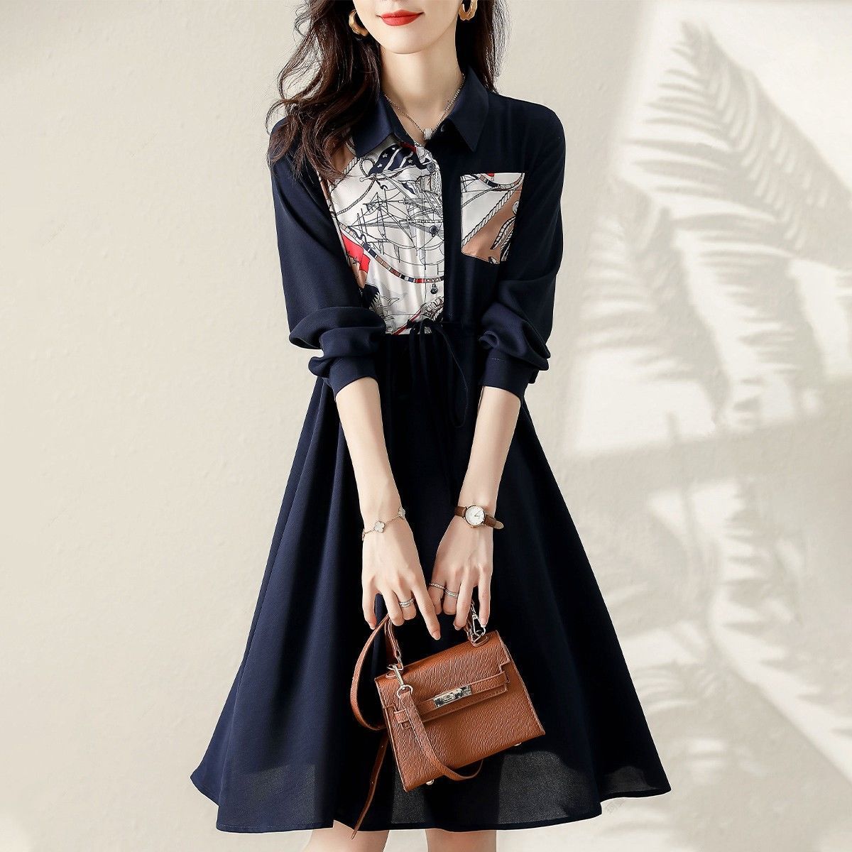 大码女装拼接polo领印花连衣裙秋季新款胖mm收腰系带显瘦减龄裙子