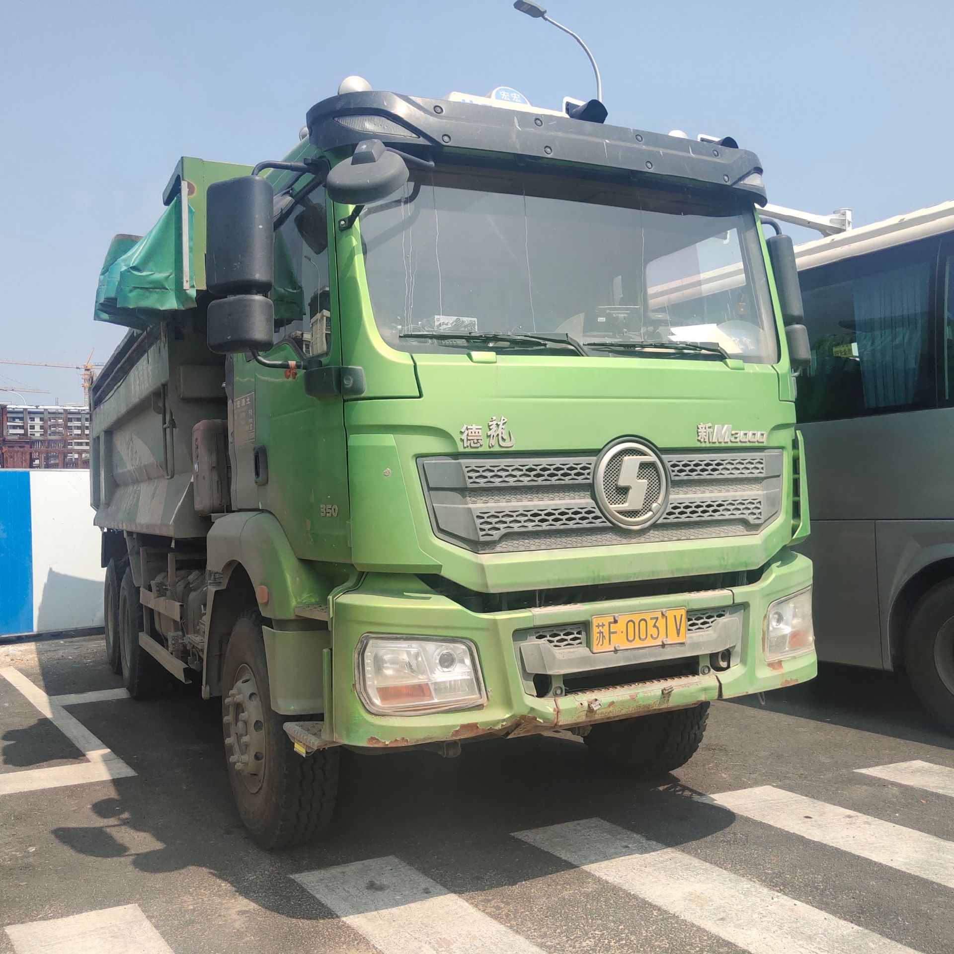 出售二手德龙后八轮翻斗渣土车 泥头车 前四后八翻斗自卸车可按揭