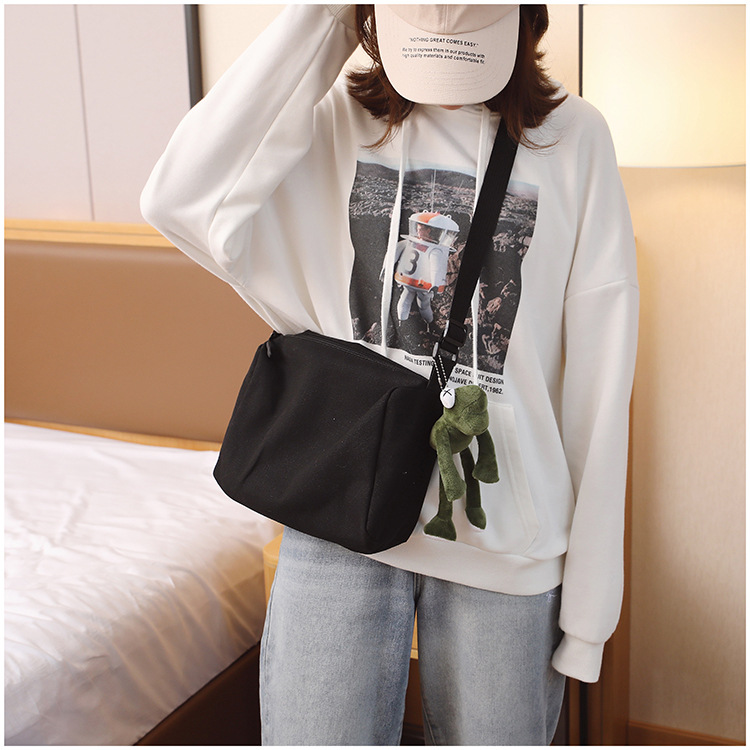 Korean Style Student Canvas Crossbody Bag 2022 New Casual Versatile Wide-Strap Shoulder Bag Large Capacity Women Bags Crossbody Bag