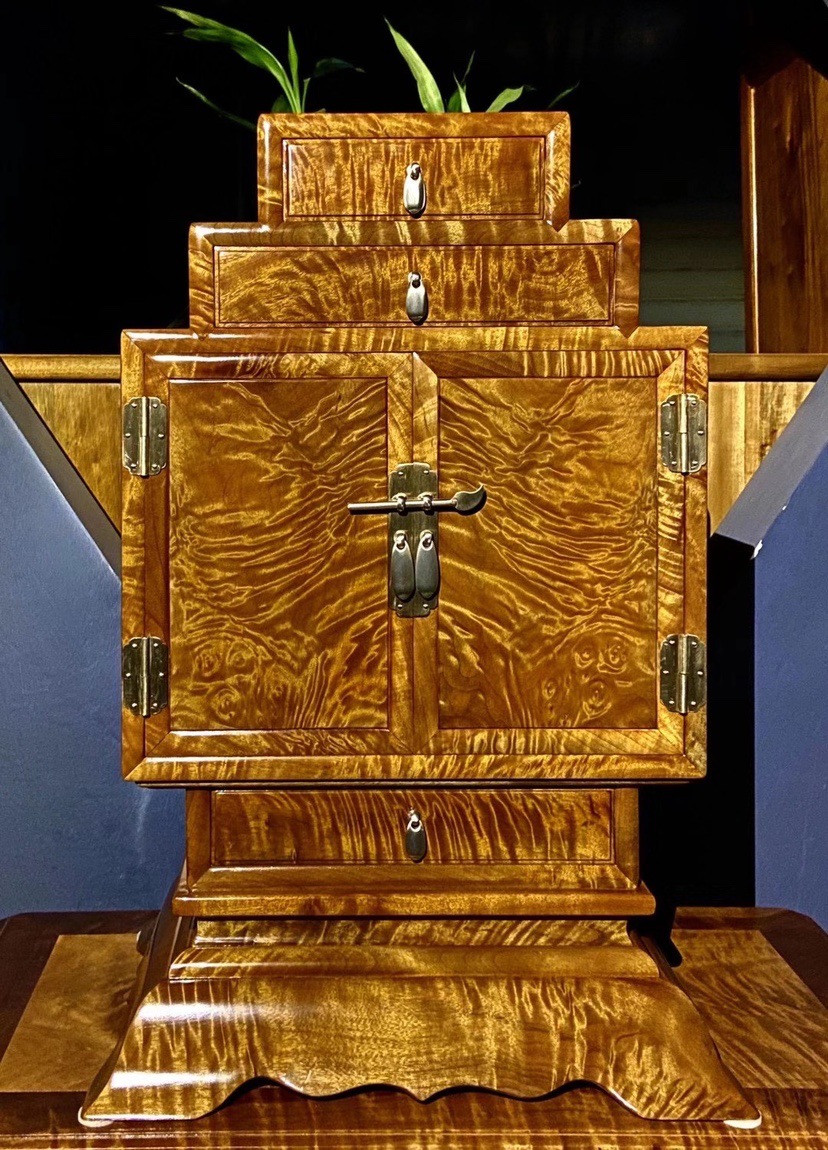 正宗金丝楠木小叶桢楠精品满瘤疤龙胆首饰盒官皮箱流行时尚龙柜