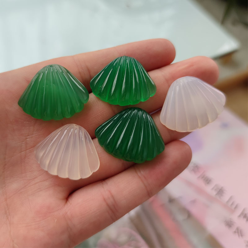 绿玉髓扇贝吊坠男女款 白色贝壳玛瑙项坠辈辈有福团圆-阿里巴巴