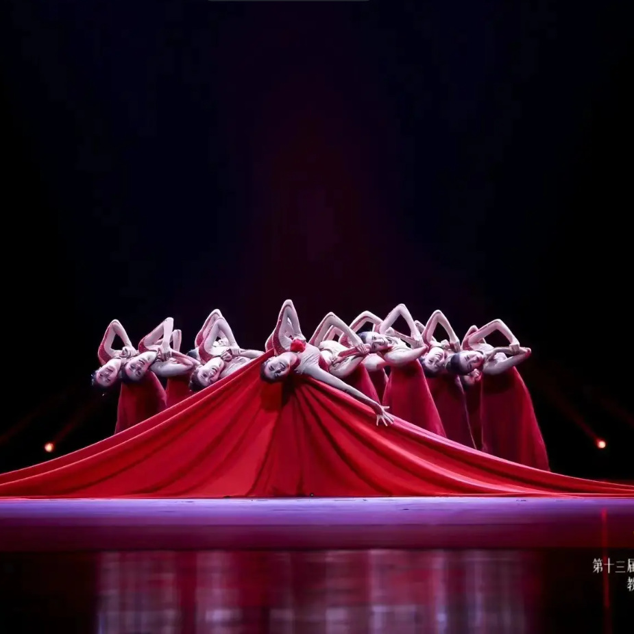 新款桃李杯现代舞服红色之恋女群舞表演服装中国舞红色舞演出服装