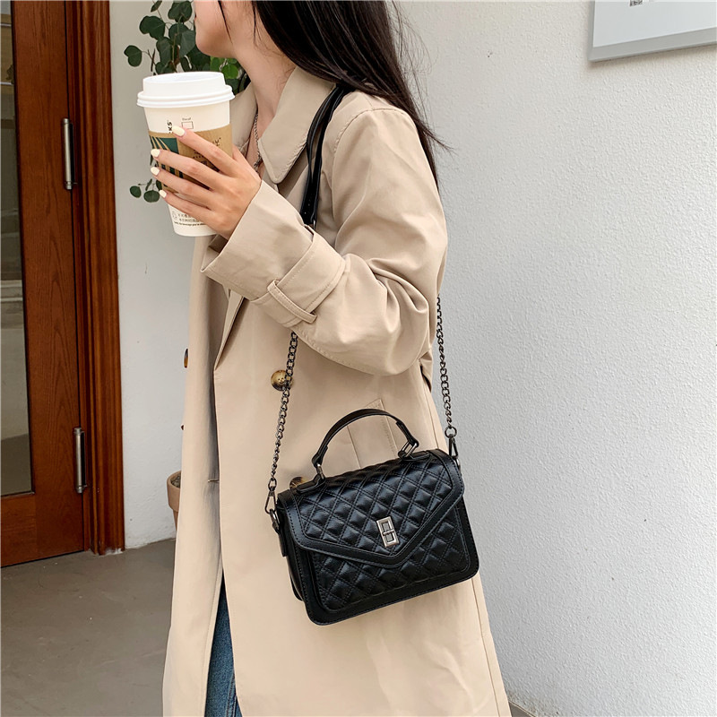 New Shoulder Chain Women's Bag Korean Style Diamond Crossbody Bag Fashion Casual Lock Solid Color Portable Small Square Bag Wholesale