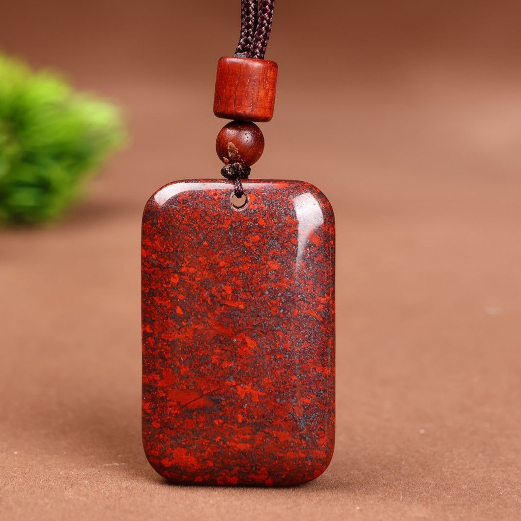 批发天然新疆红伊丁陨石吊坠鸡血玉平安无事牌吊坠鸡血石面包牌
