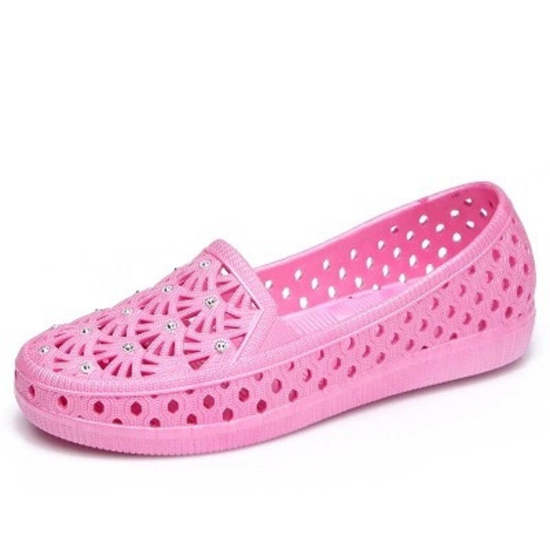 New Summer Closed Toe Flat Hole Shoes Mom Shoes Fashion Nurse Shoes Non-Slip Bathroom Sandals for Women