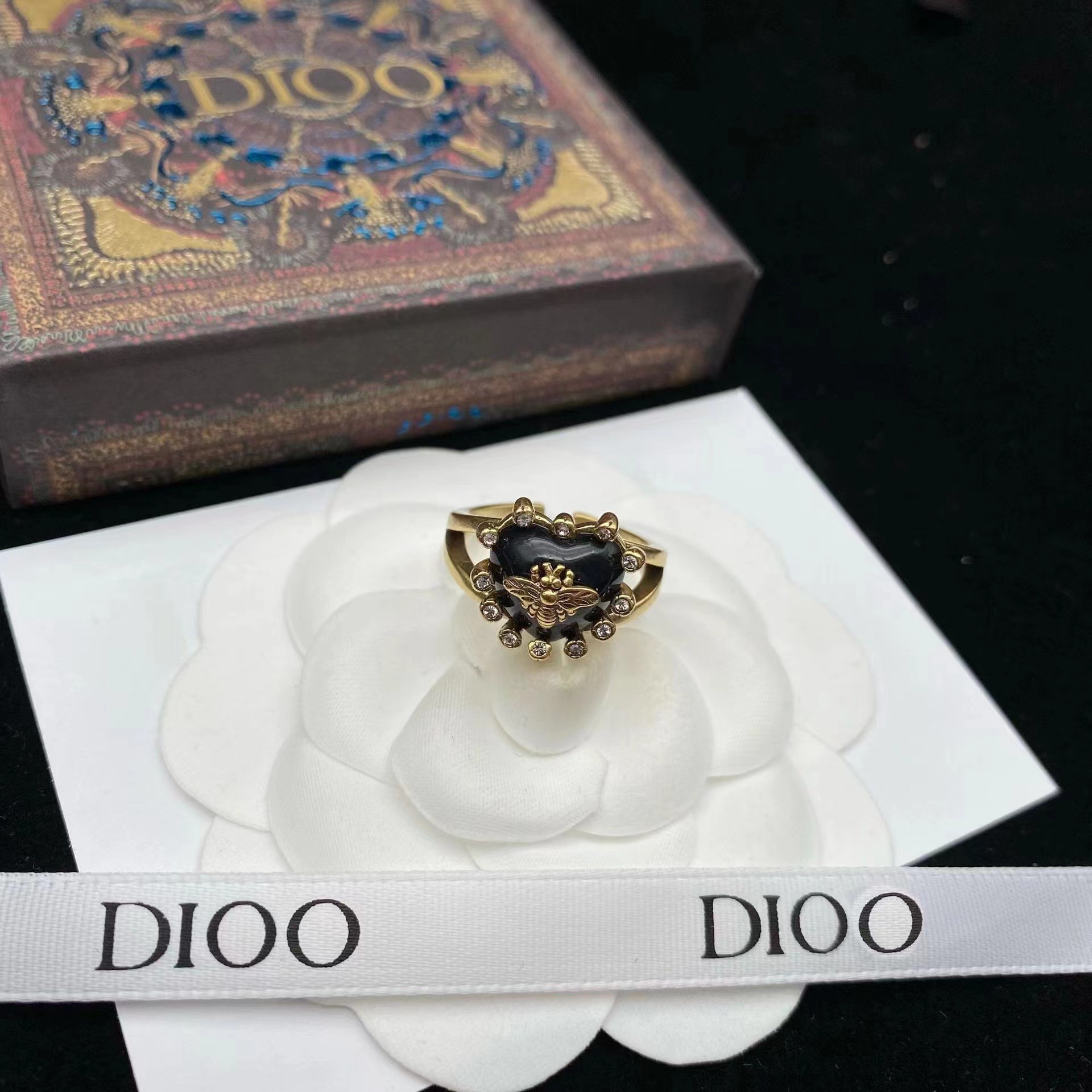 D Home/Dijia Cd Letter Pearl Diamond Ring Female Brass Material Bee European and American Retro Classic Wholesale