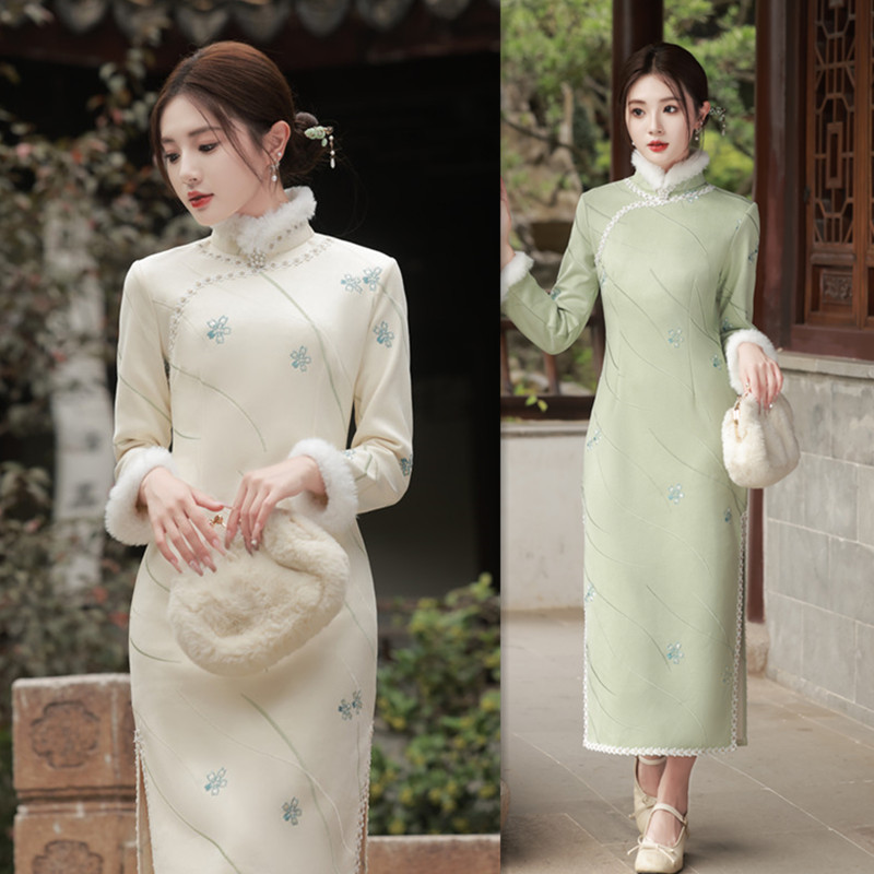素雅时尚年轻款麂皮绒绣花超柔旗袍2023冬季新款长款加绒长袖旗袍