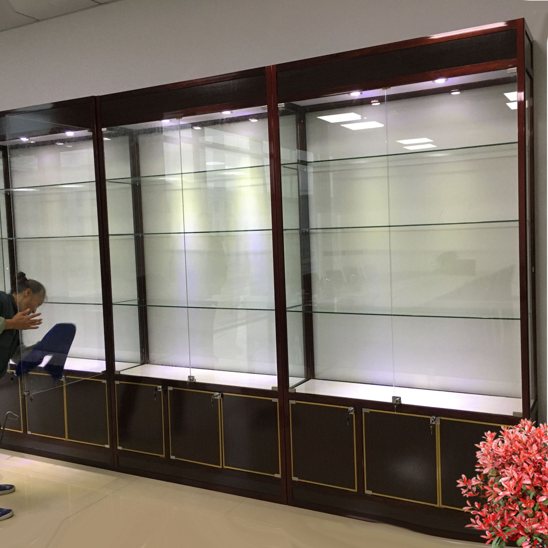 提供展厅样品柜 奖牌展示柜商场展示架银行奖品兑换柜设计定制