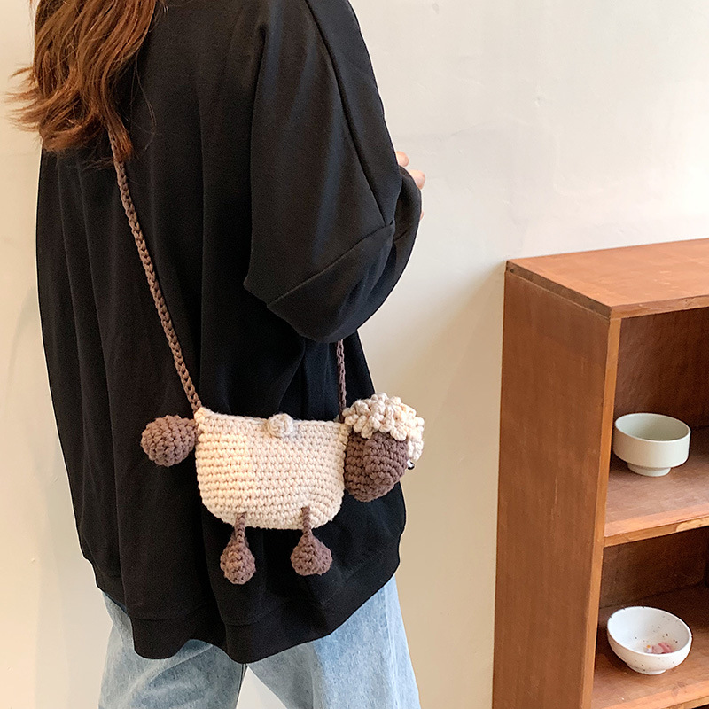 儿童包秋冬新款可爱萌趣小羊公仔包女童毛线针织包凹造型斜挎包包