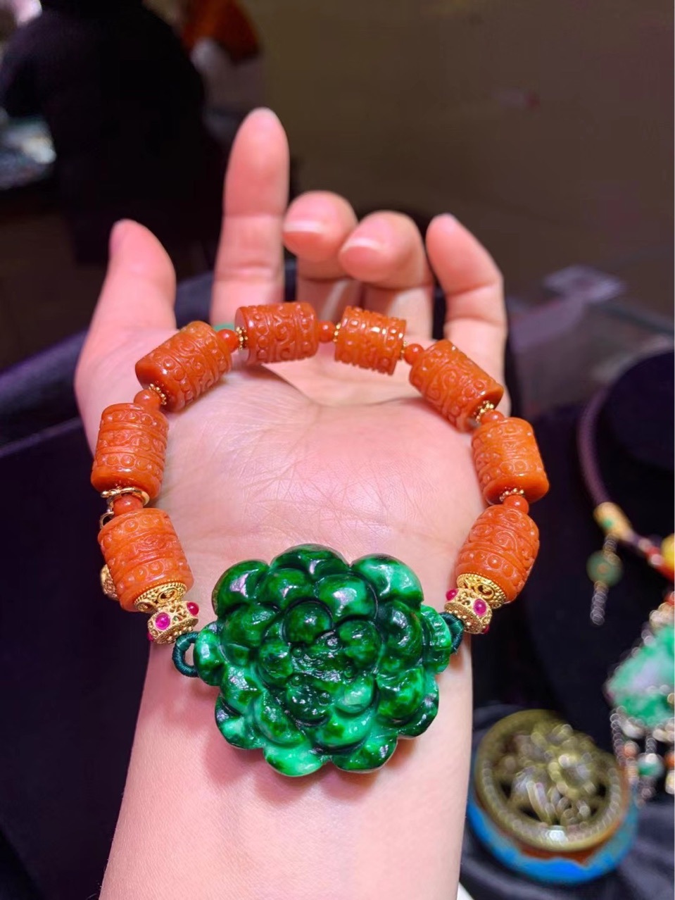 天然a货翡翠红翡手链 复古雕刻 颜色艳丽 有种有色 缅甸老种老料