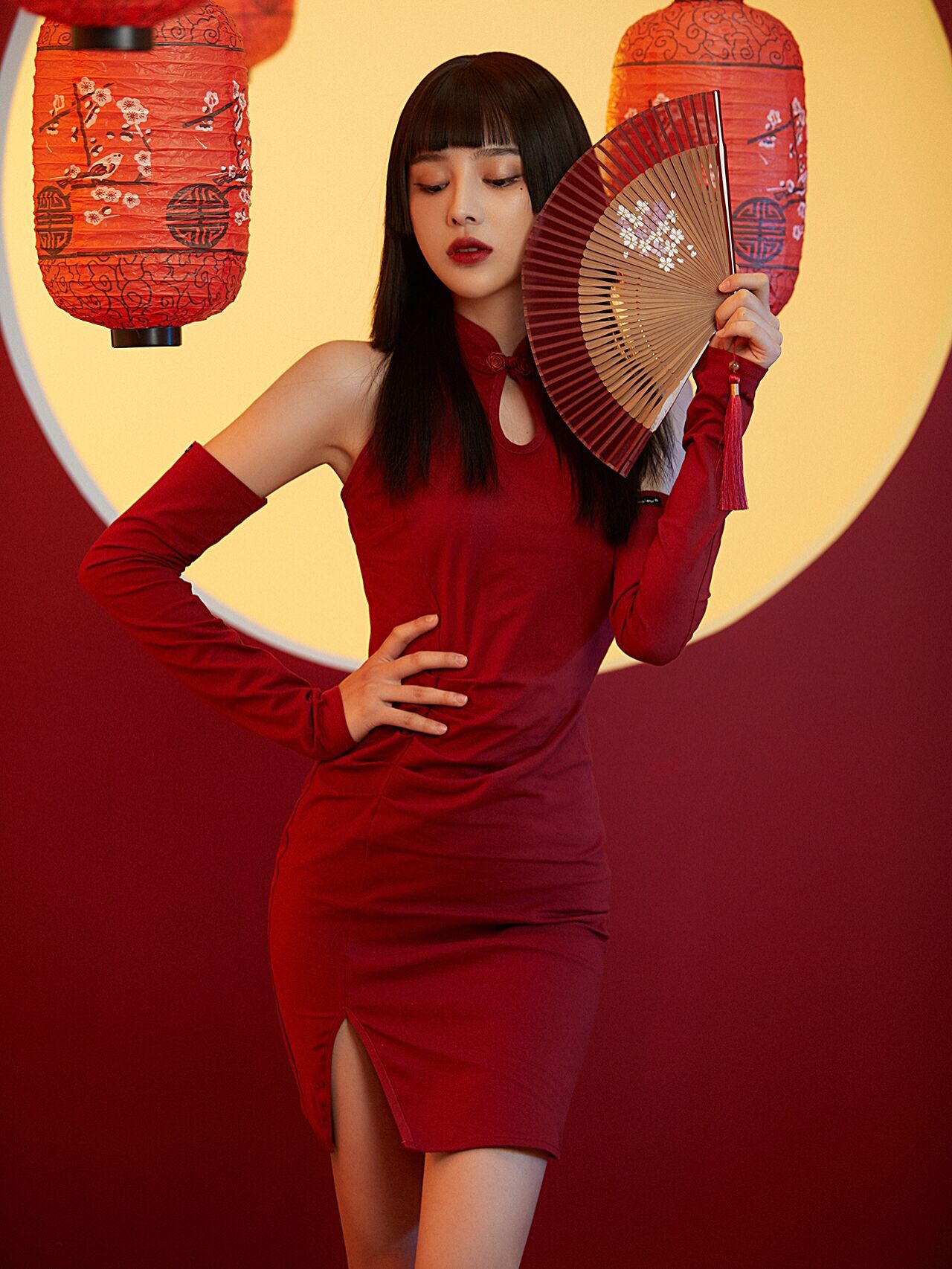 影楼写真服装女新年主题红色少女旗袍复古艺术照春节拍照摄影服装