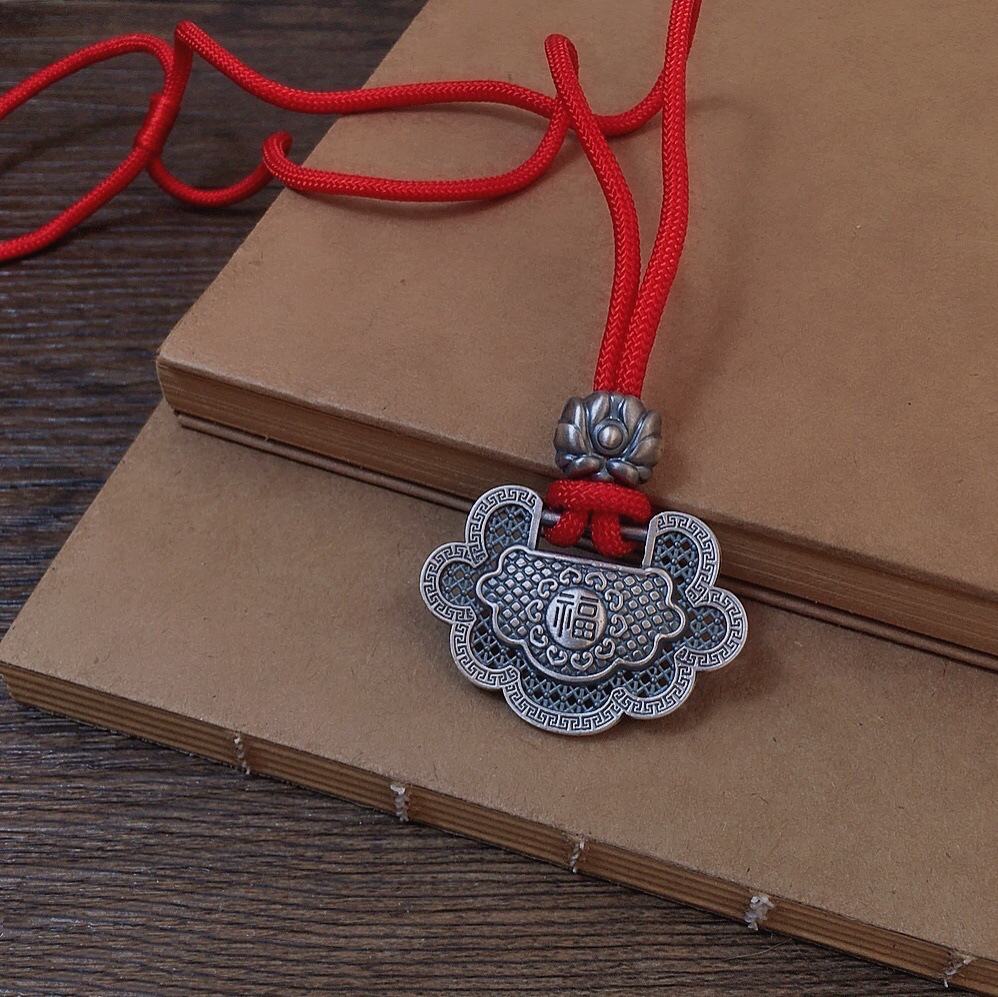 99足银复古长命锁民族风百搭宝宝项链送儿童小孩保平安带红绳挂件