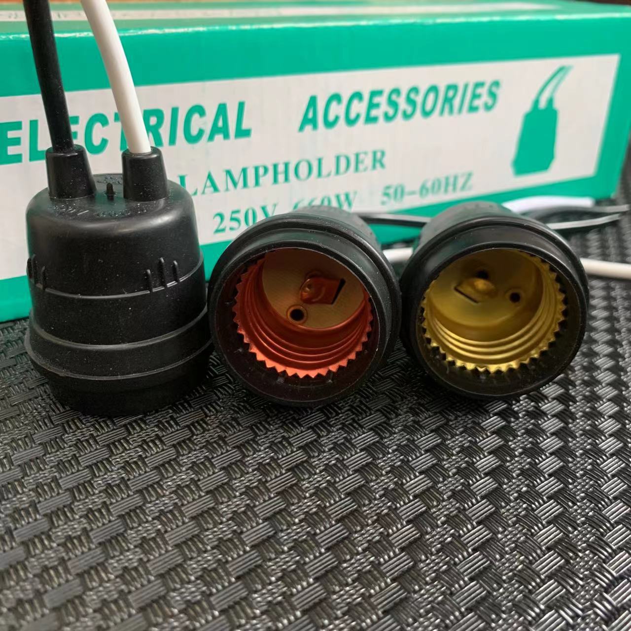 一件代发泰国黑色橡胶防水灯头外贸跨境货源软胶e27带线螺口灯座