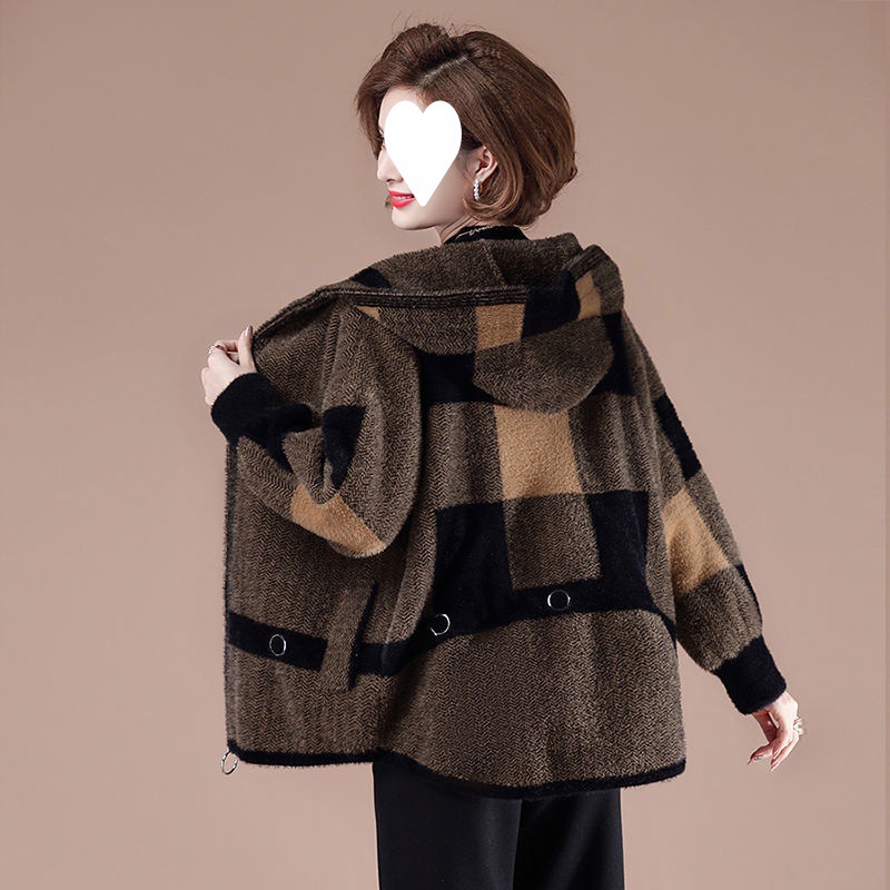 新款秋装仿水貂绒外套女中年妈妈短款冬装加厚连帽宽松大码洋气上