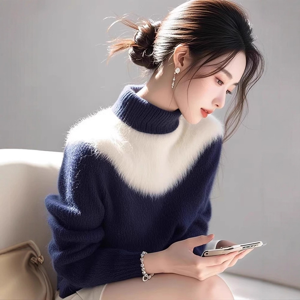蓝白撞色高领加厚毛衣女2024冬季奶呼呼软糯马海毛针织上衣