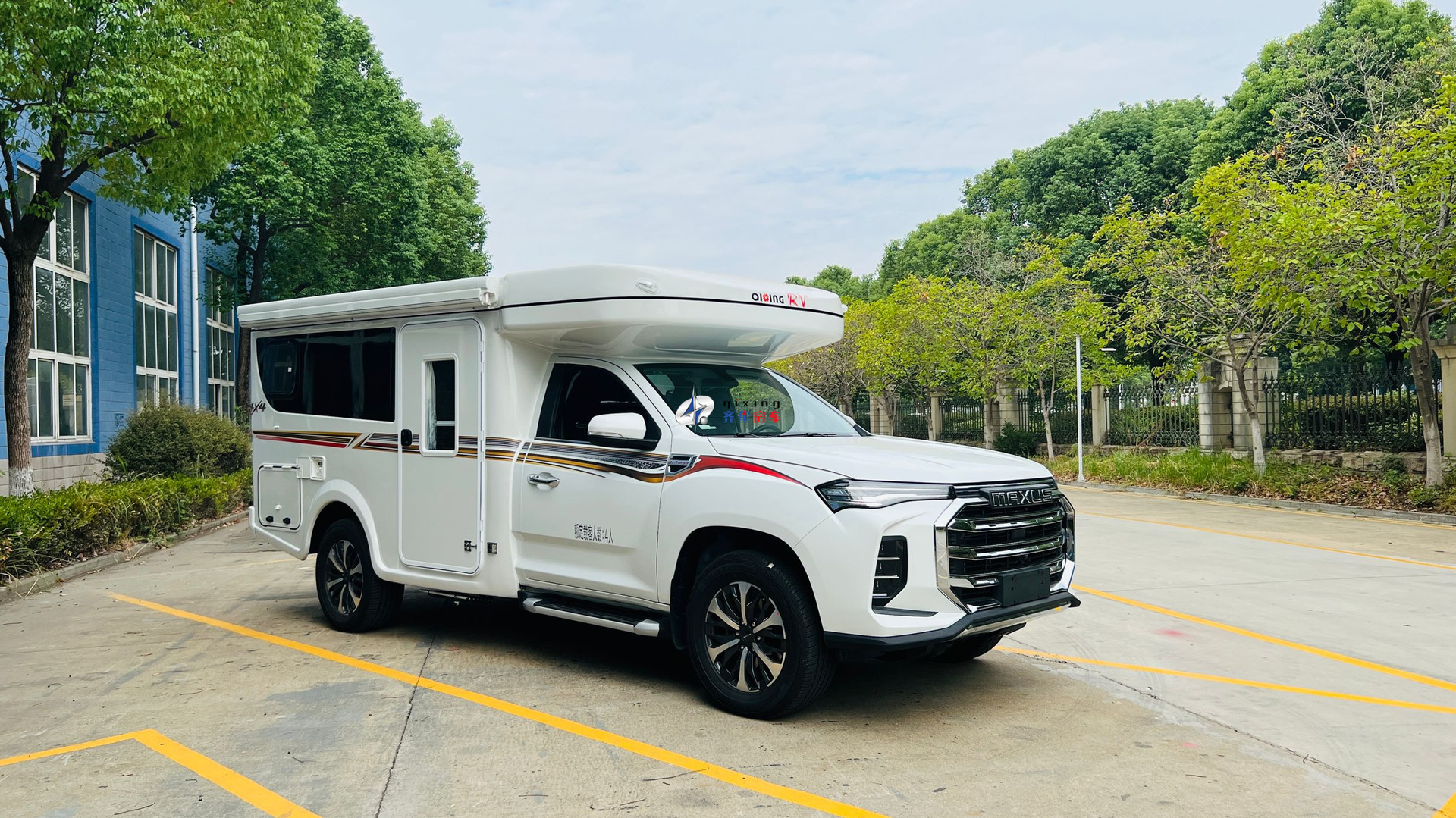 齐星-t90越野全升顶四驱房车(2.0t双增压)||齐星房车网