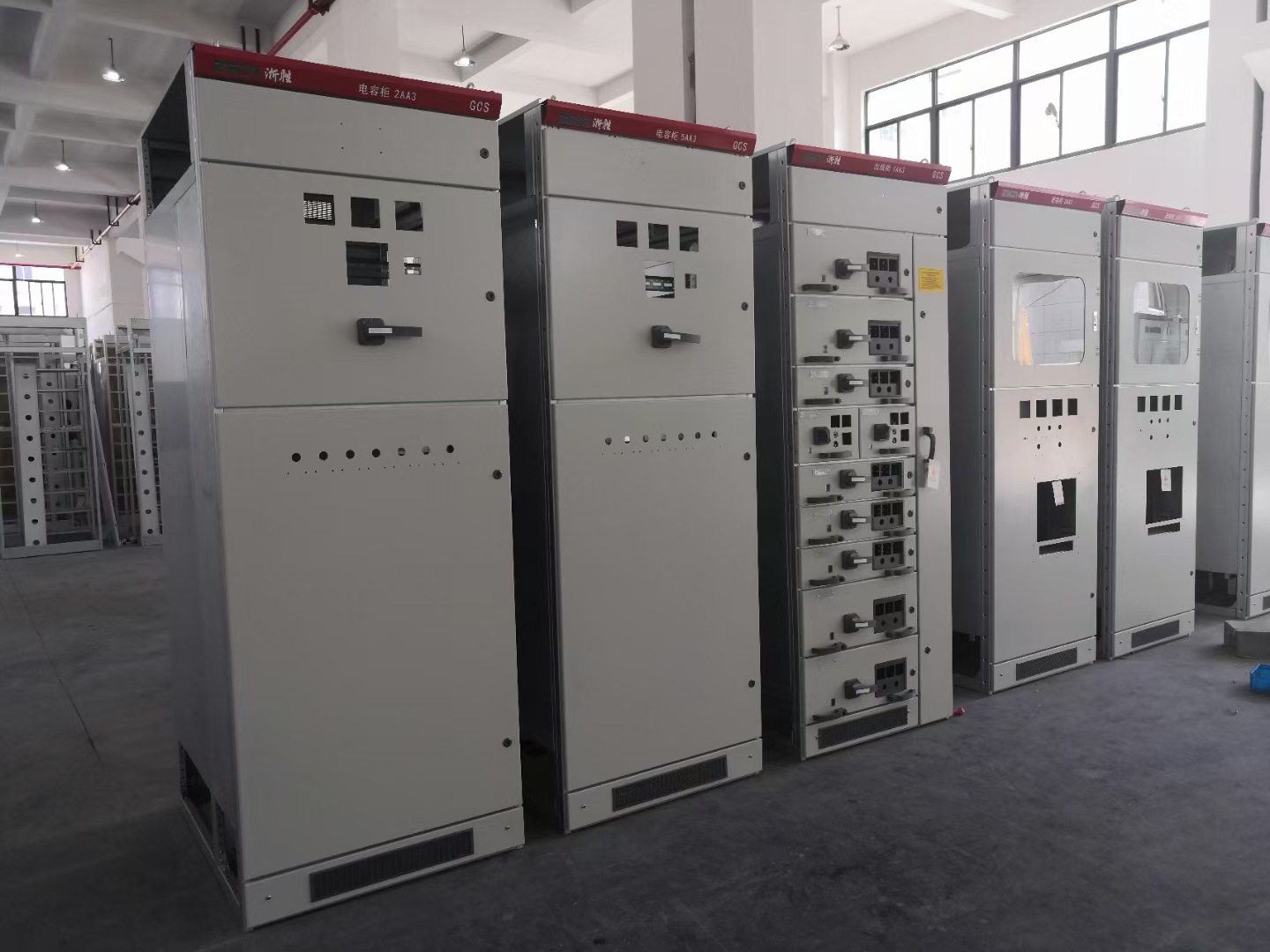 加工定制kyn61-40.5高压成套柜体 铠装式移开金属开关柜-阿里巴巴