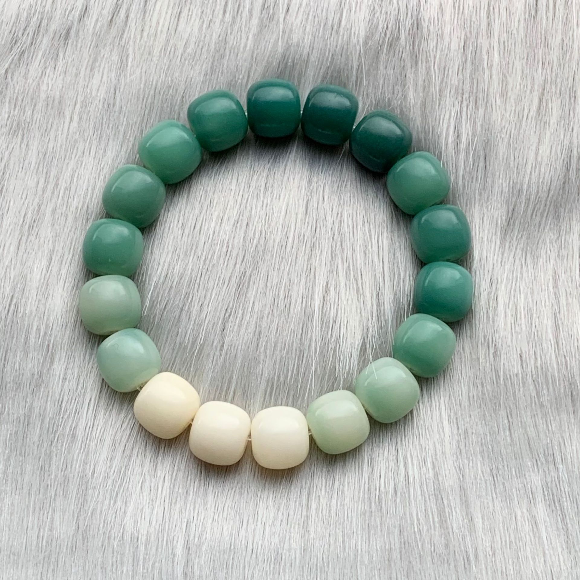 绕指柔渐变色菩提根白玉菩提手串佛珠文玩国风抖音同款