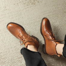 新款法式复古优雅系带短靴柔软牛皮粗跟马丁靴时装靴百搭加绒女靴