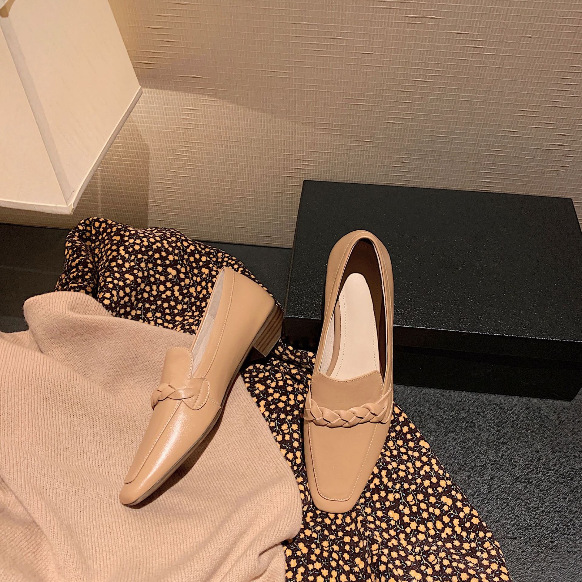 韩版温柔风全皮奶茶色乐福鞋2021春季新款方头牛皮单鞋低跟小皮鞋