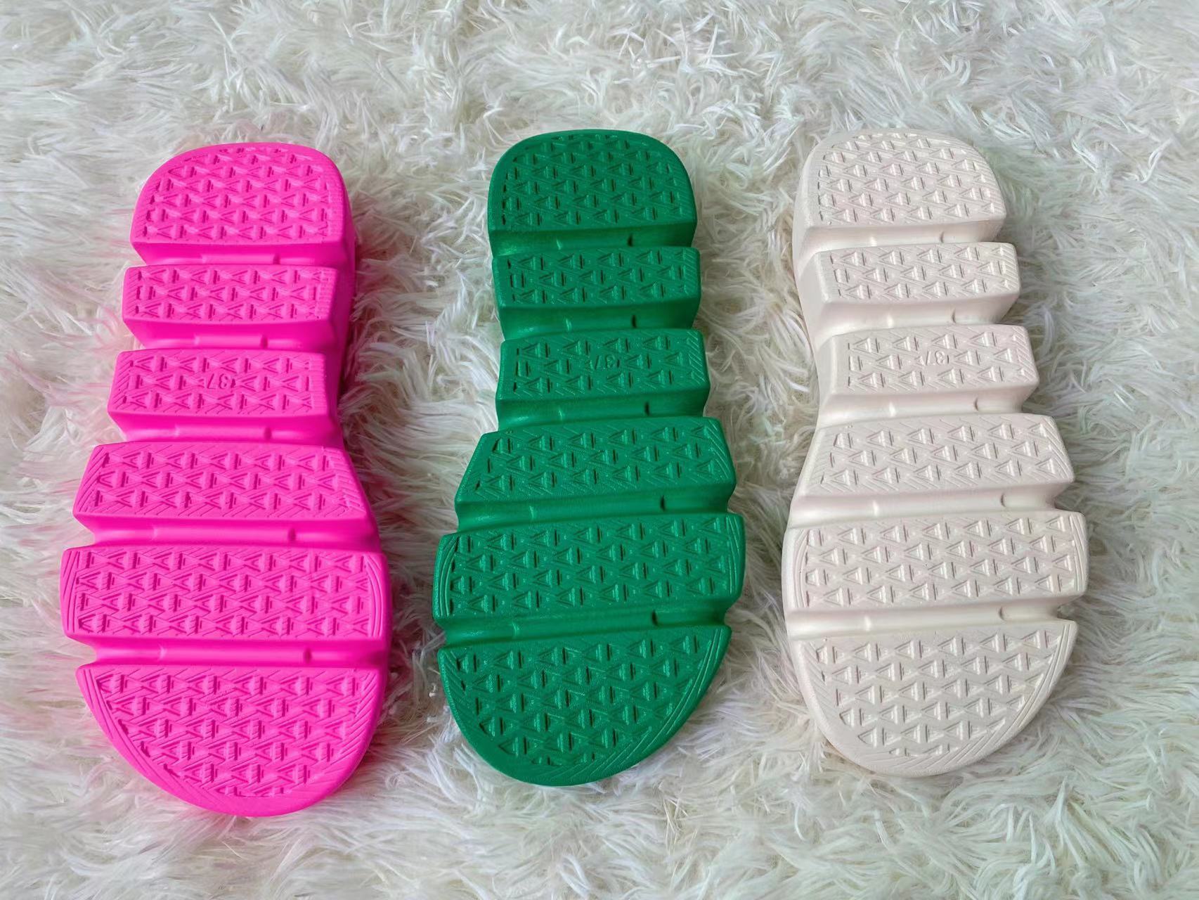 厂家直销批发新款吹气pvc松糕鞋底厚底休闲罗马外贸工艺凉鞋大底