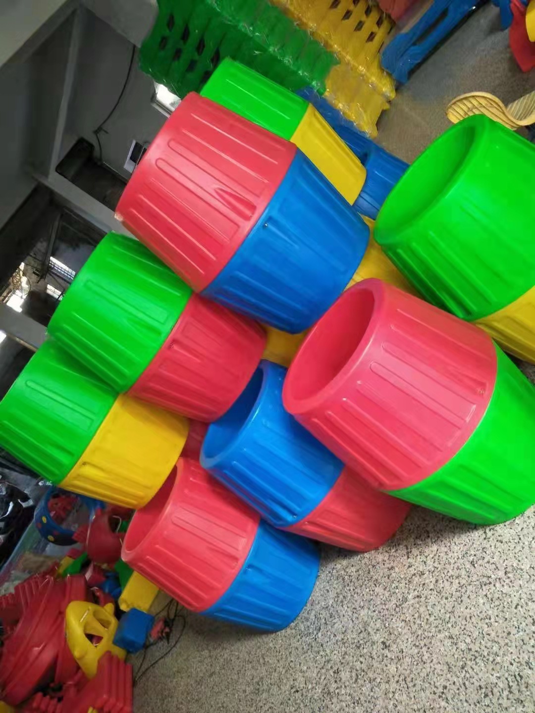 滚筒玩具彩色滚筒塑料大滚筒感统训练器材幼儿园感统训练幼儿钻洞