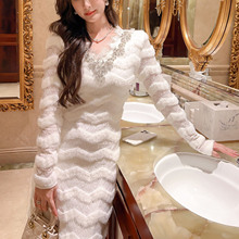 白色连衣裙2023秋冬新款配大衣内搭气质高级感超好看小香风长裙女