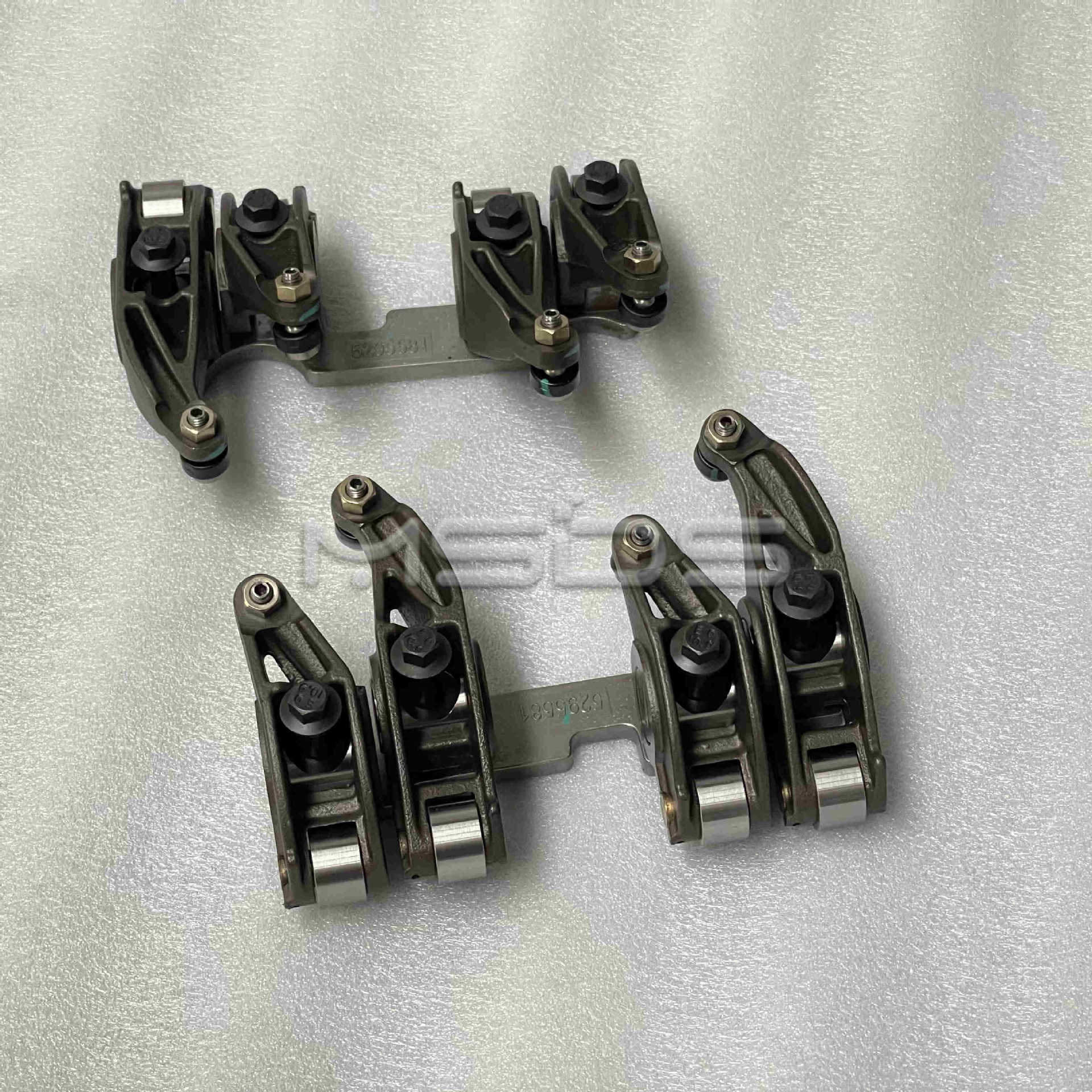 8发动机配件摇臂总成5305334f 5271538f