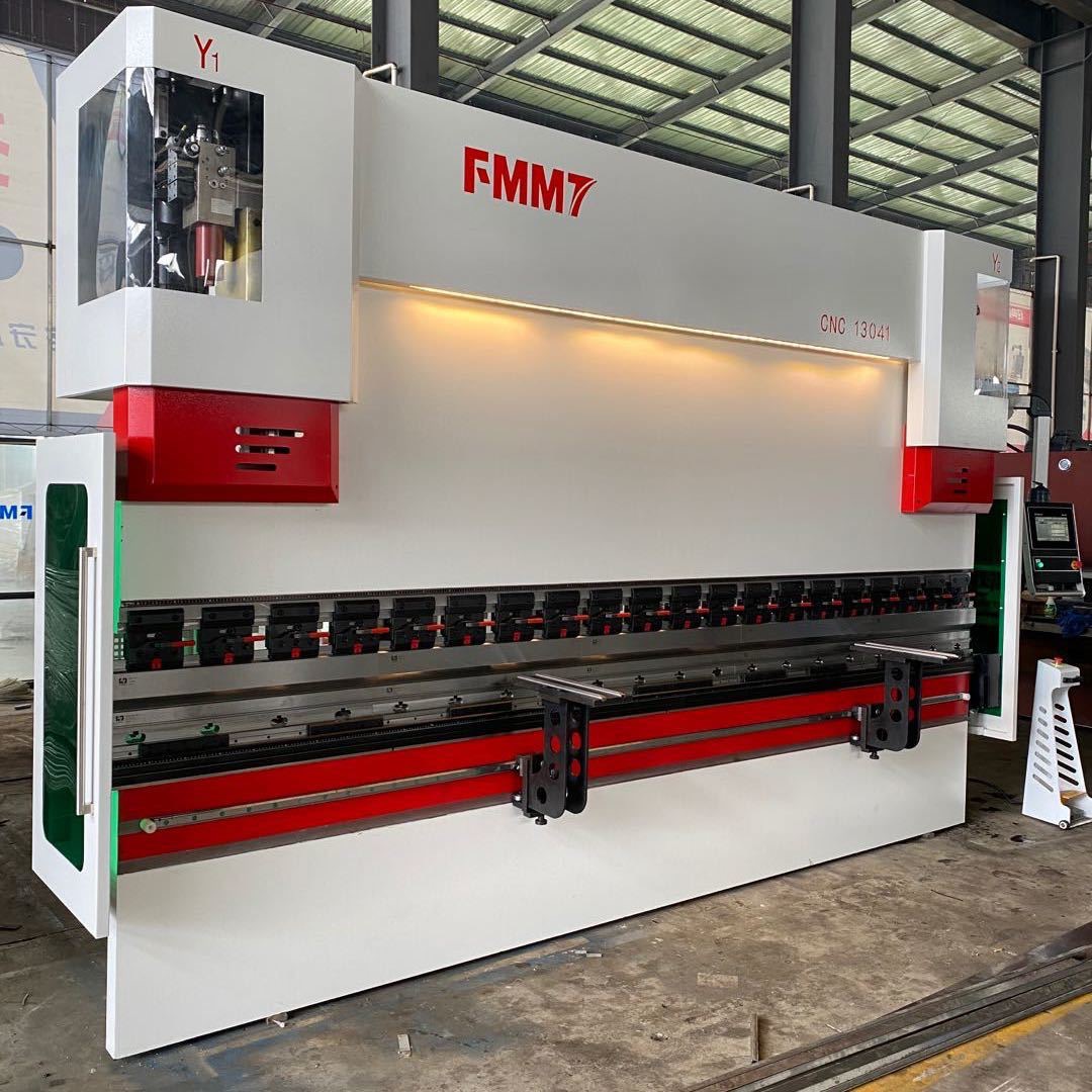 油电混合电液伺服同步数控折弯机 we67k-130/4100