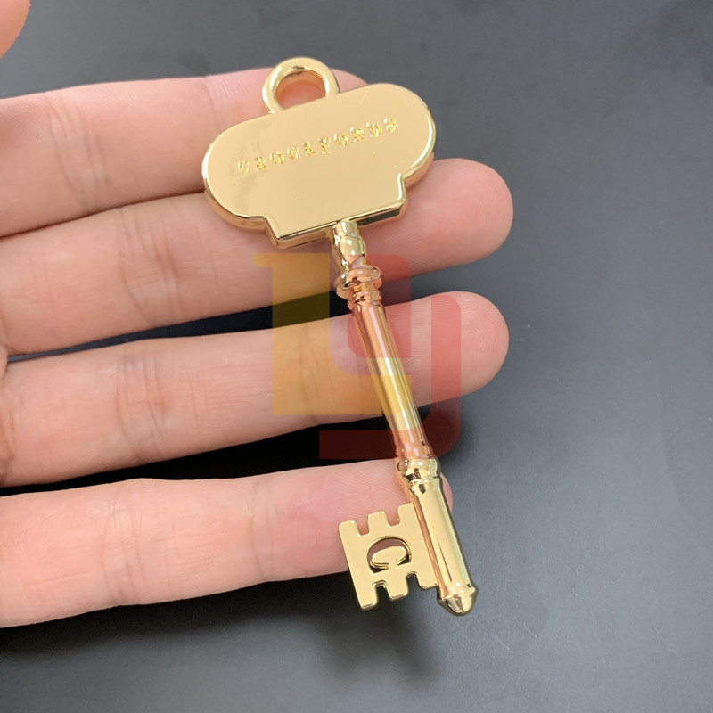 厂家锌合金复古刻字钥匙吊牌 镀金小钥匙挂件 开锁开箱钥匙