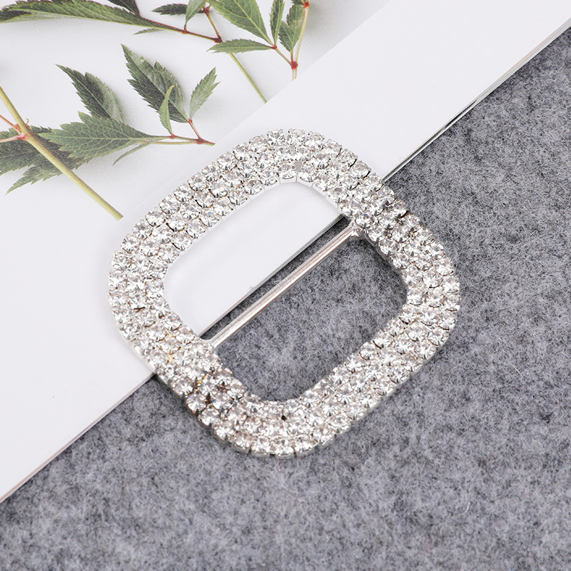 厂家生产椭圆花型方圆型珍珠腰扣服装配饰扣金属镶钻腰扣现货批发