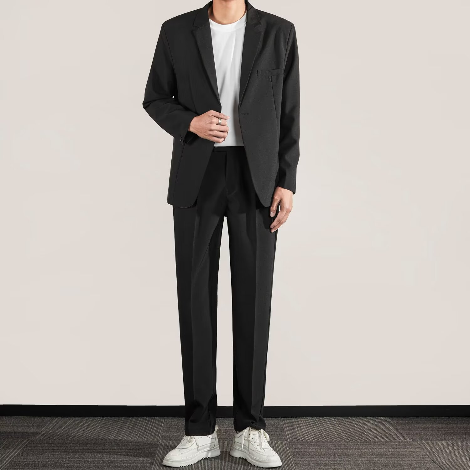 小西装外套男士宽松高级感青年韩式正装男生春秋季休闲西服套装男