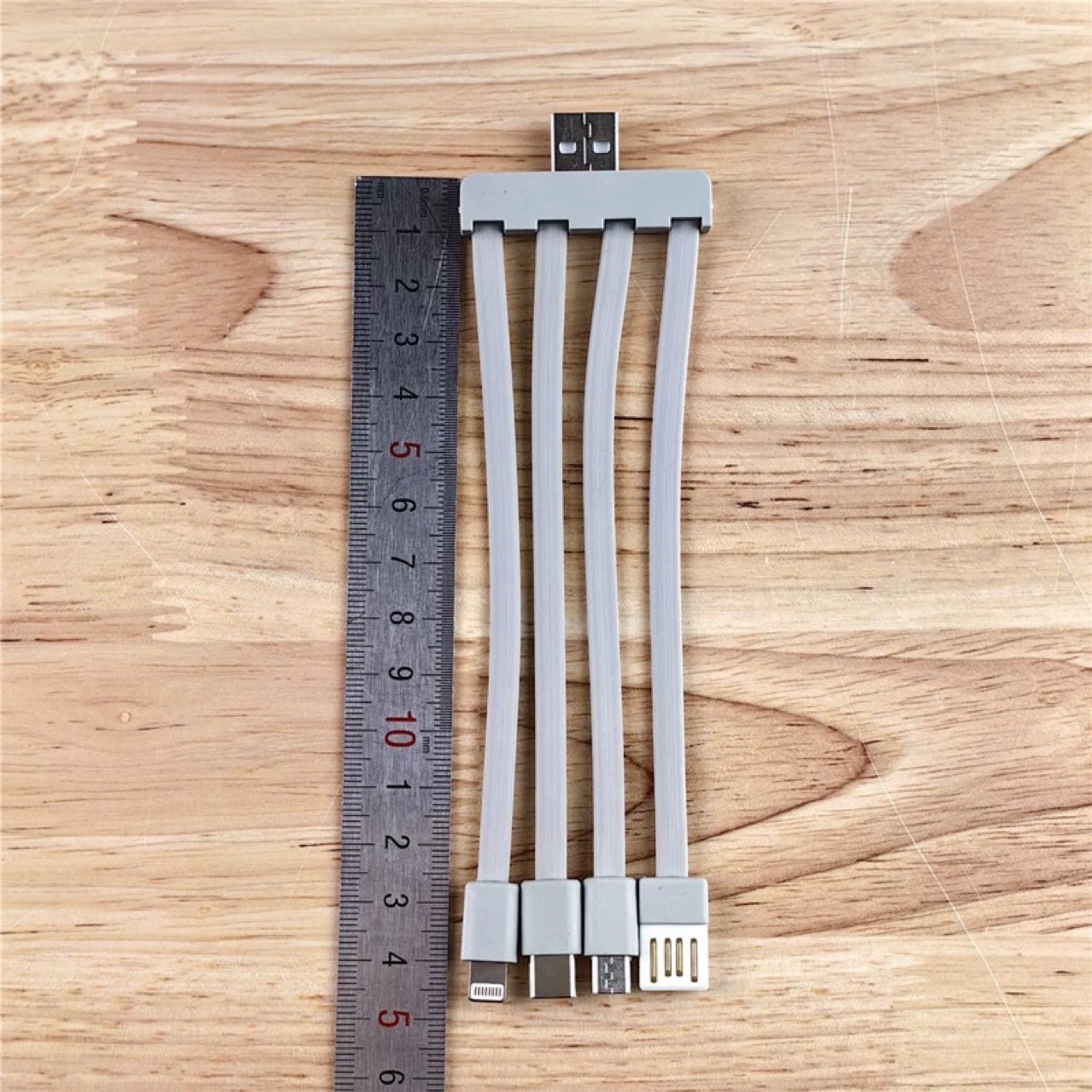 《四合一充电宝短线》v8 typec口输出 usb输入电源一拖四线