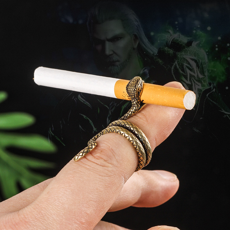 创意蛇烟托戒指个性便携烟支架潮人抽烟夹烟器指环烟具配饰