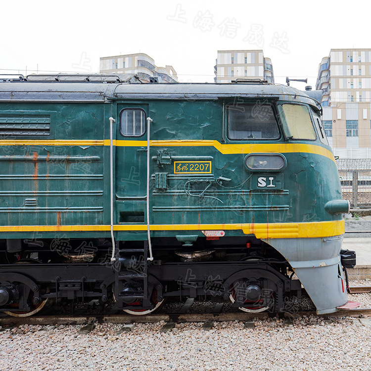 定制1:1复古蒸汽火车头模型玩具 老旧内燃机车雕塑景观网红打卡地