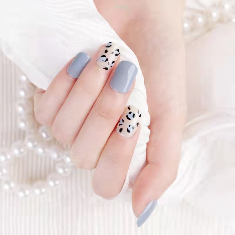 2023 Ollie New Finished Product Removable Nail Stickers Nail Ornament Short Nail Tips Wholesale