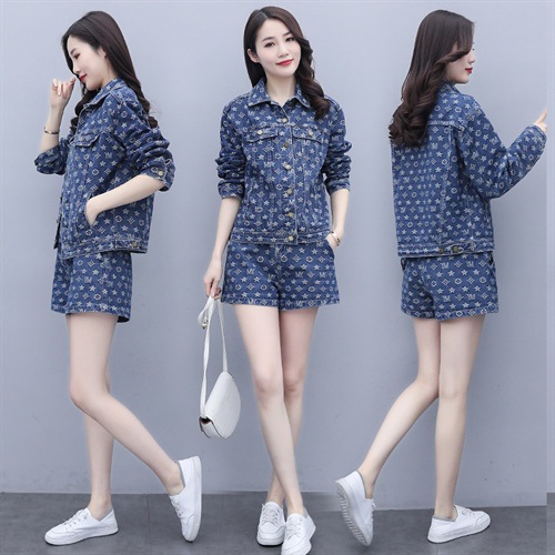 2022年春秋新款两件套小个子显高牛仔套装女复古时尚印花港风女装