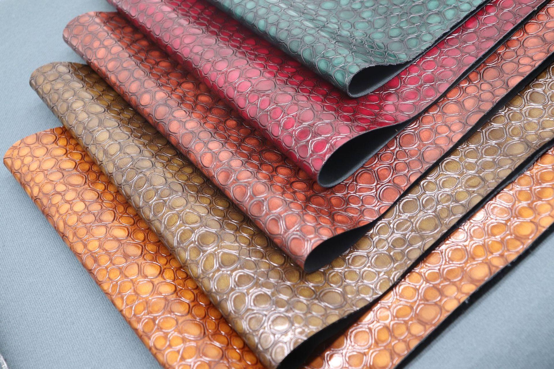 0厚浮雕工艺双色石头纹pu皮革面料手袋时尚女士包皮带