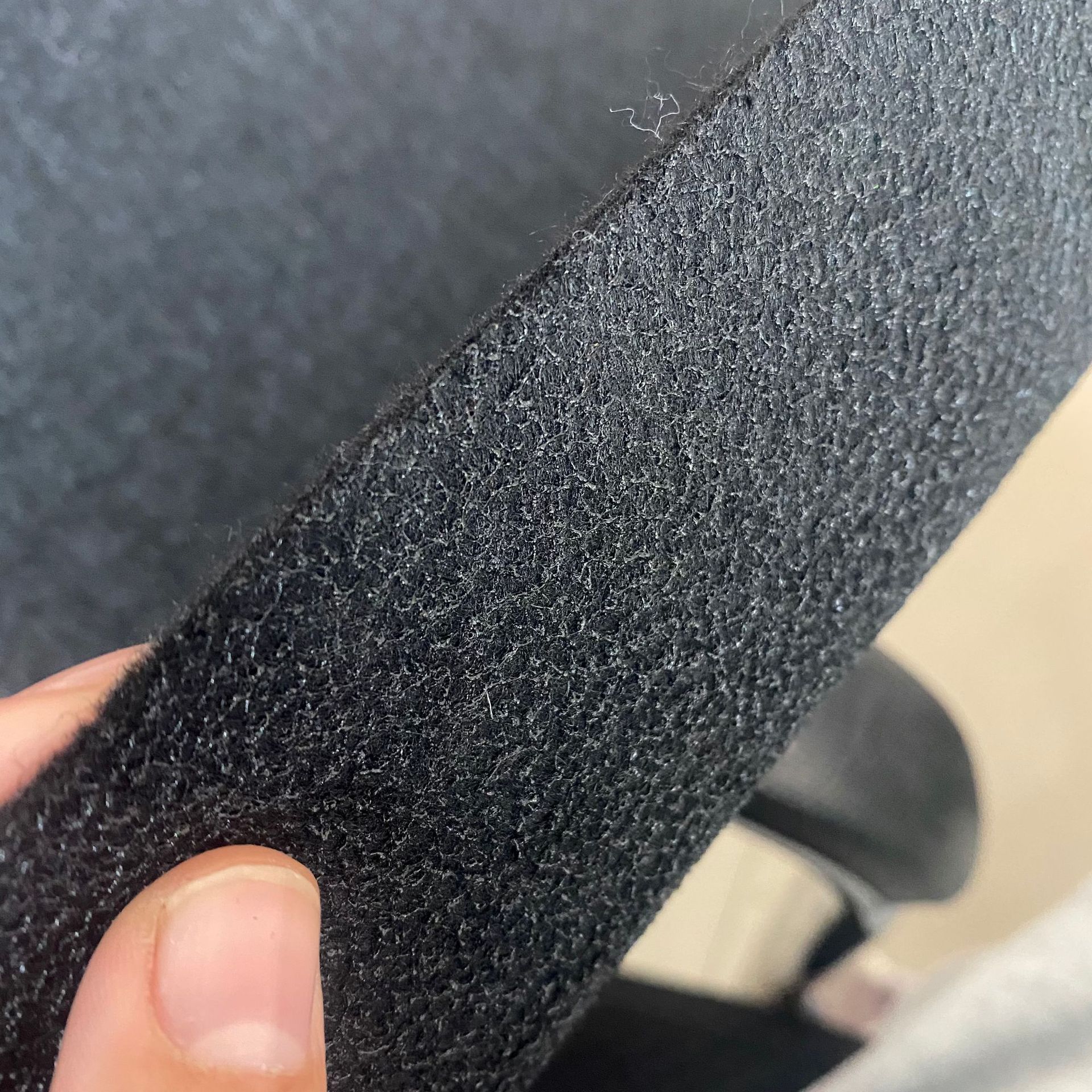 2成交0平方米厂家直供黑色 烧毛轧光光面无纺布表面