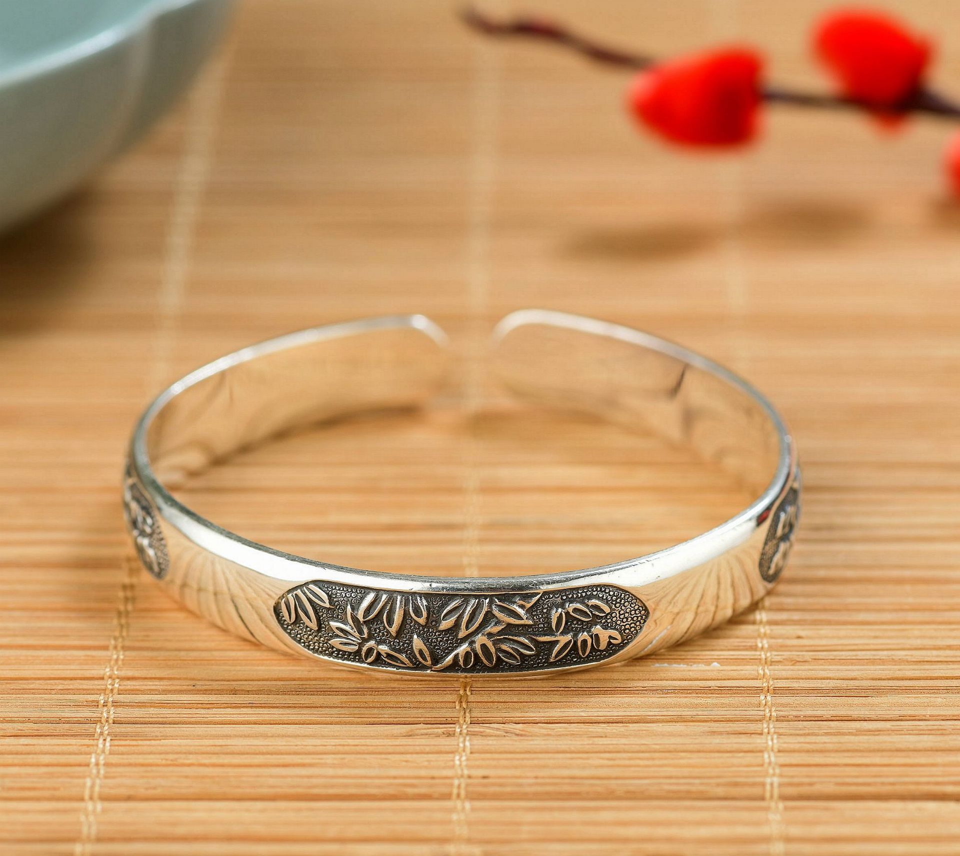大理雪花银竹报平安s999足银手镯花开富贵民族风雕花银镯子送妈妈