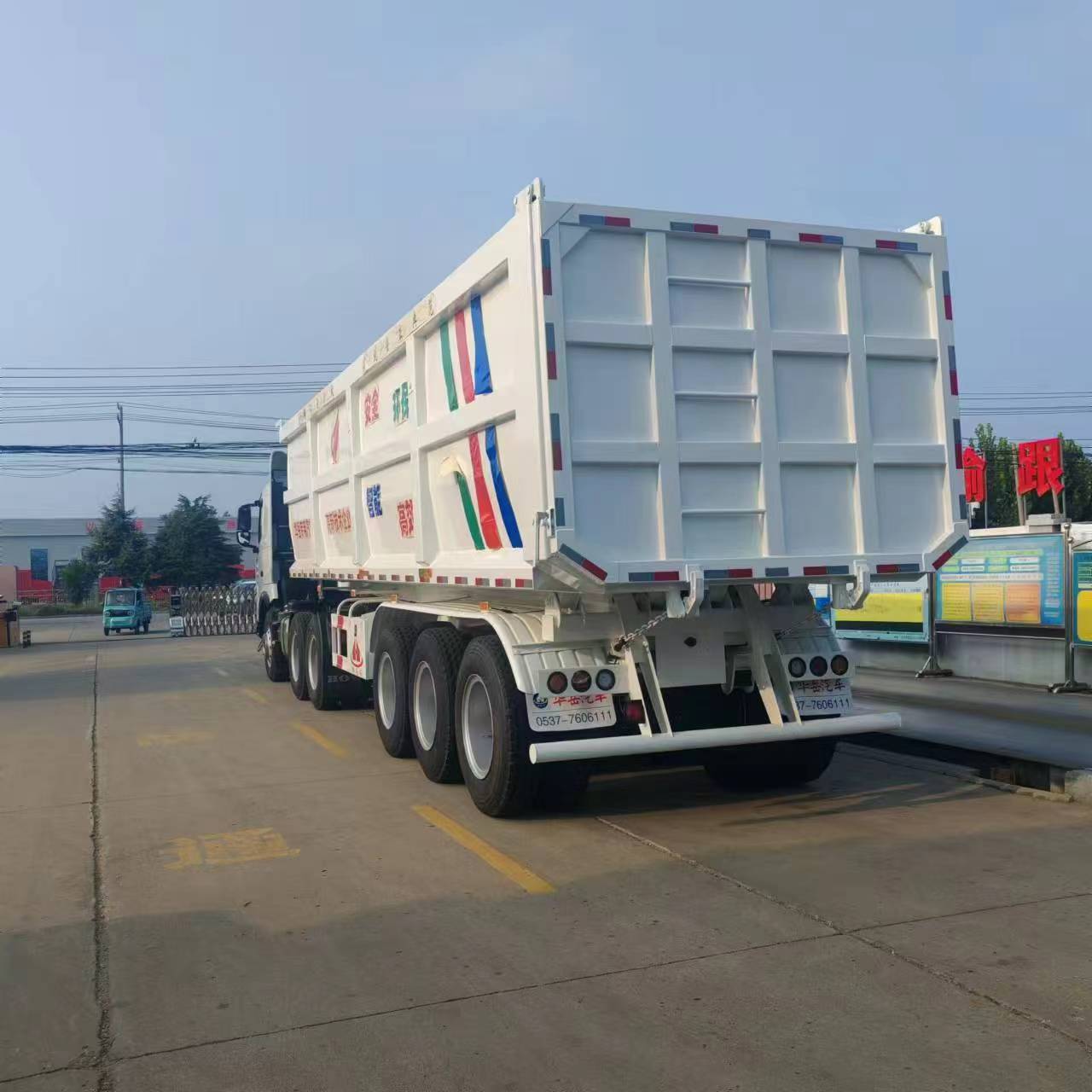 跨境供应后翻自卸半挂车煤炭砂石料运输半挂车三桥后翻自卸车