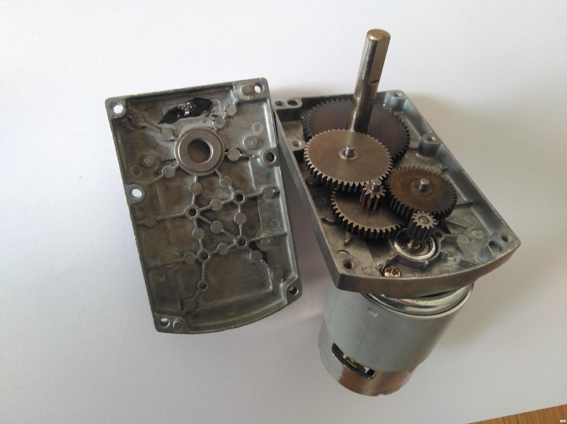 tt-775直流减速电机 马达 方形 24v 40转 双出轴 空心轴电机