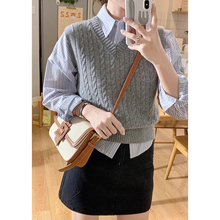 韩版气质减龄灰色针织马甲女秋洋气时尚外搭叠穿v领毛衣背心短款